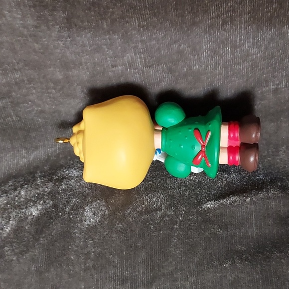 Hallmark Ornament 1996 Sally from Peanuts gang - Picture 6 of 11